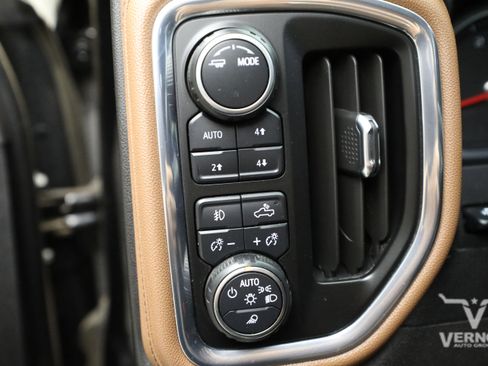 Used 2023 Chevrolet Silverado 3500 High Country w/ LPO, Hitch Package AWD/4WD image 17