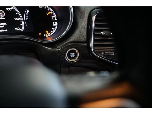 Used 2019 Jeep Grand Cherokee Altitude RWD image 23