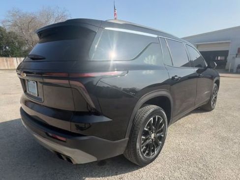 Used 2026 Chevrolet Traverse LT w/ Sun and Wheel Package image 8