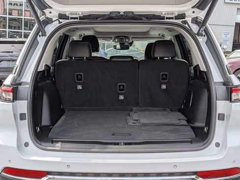 Used 2023 Jeep Grand Cherokee 4WD 4xe image 8