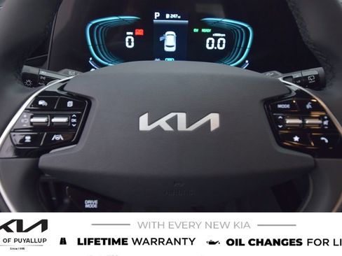 New 2025 Kia Niro EX image 26