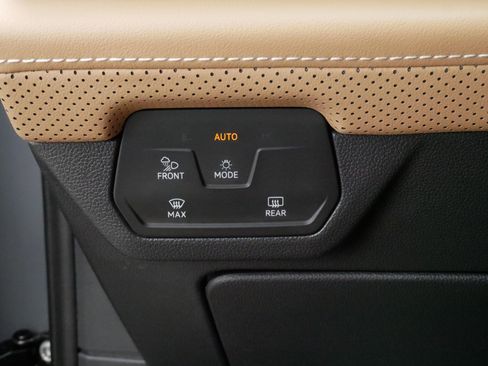 Certified 2024 Volkswagen Atlas Cross Sport SEL AWD/4WD image 27