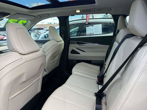 Used 2023 INFINITI QX60 Luxe w/ Cargo Package image 9