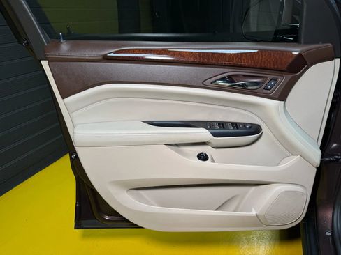 Used 2015 Cadillac SRX Luxury w/ Driver Awareness Package image 33