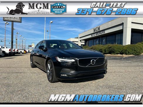 Used 2018 Volvo S90 T5 Momentum w/ Momentum Plus Package image 1