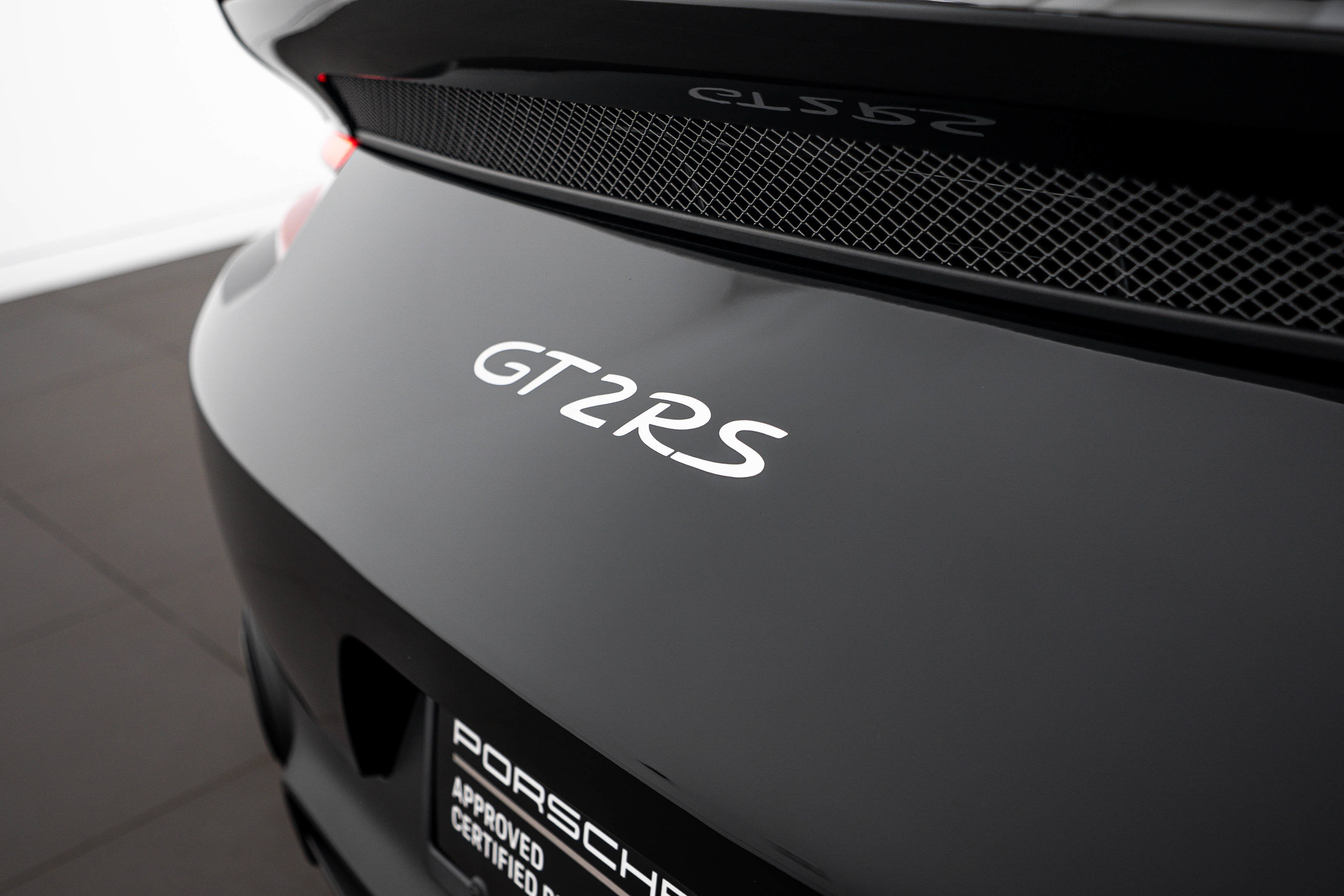 Certified 2018 Porsche 911 GT2 RS RWD image 37