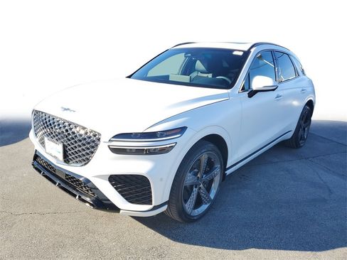 Used 2023 Genesis GV70 2.5T w/ Sport Prestige Package image 3