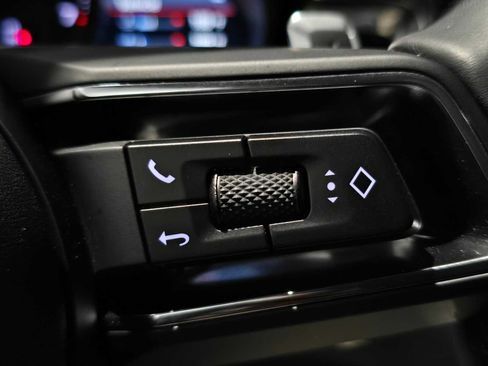 Used 2025 Porsche Macan image 31