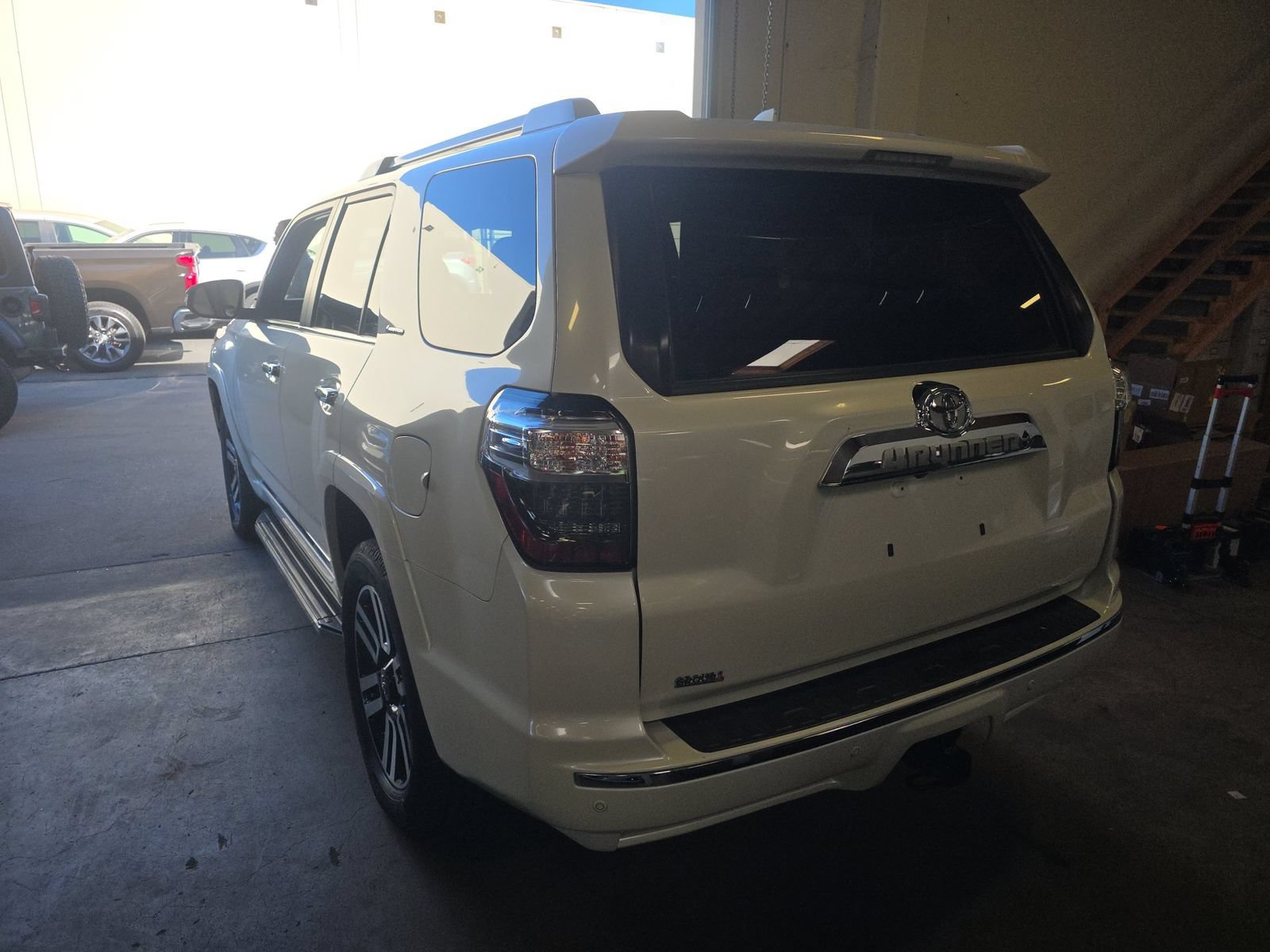 Used 2017 Toyota 4Runner Limited AWD/4WD image 2