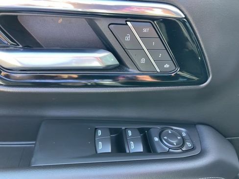 Used 2025 Chevrolet Tahoe LT AWD/4WD image 14