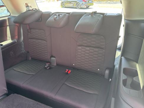 Used 2025 Nissan Pathfinder SV FWD image 26
