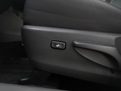 Used 2014 Toyota Prius V Five image 24