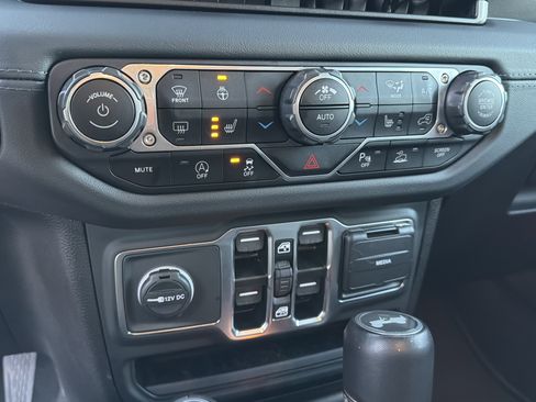 Used 2024 Jeep Wrangler Sahara w/ Technology Group image 32