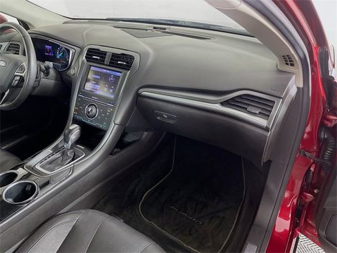 Used 2013 Ford Fusion Titanium image 29
