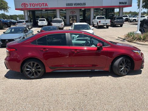 Used 2025 Toyota Corolla SE FWD image 2
