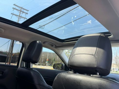 Used 2017 Jeep Compass Latitude w/ Popular Equipment Group image 36