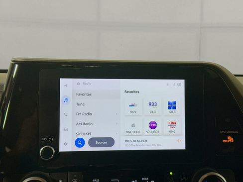 Used 2023 Toyota Highlander LE image 24