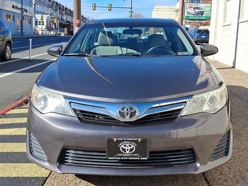 Used 2013 Toyota Camry LE image 2