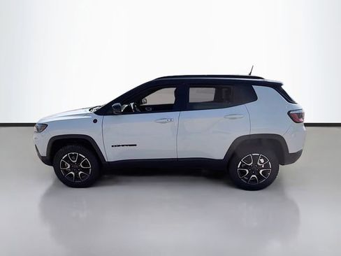 New 2026 Jeep Compass Trailhawk w/ Sun, Sound & Navigation Group AWD/4WD image 9