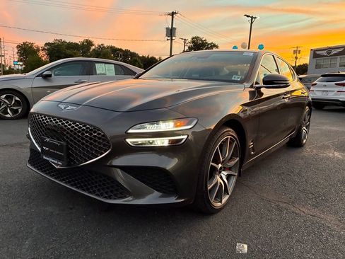 Used 2025 Genesis G70 2.5T AWD/4WD image 3
