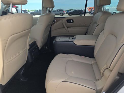 Used 2023 Nissan Armada SL w/ Captain's Chairs Package AWD/4WD image 8