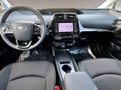 Used 2022 Toyota Prius L Eco image 7