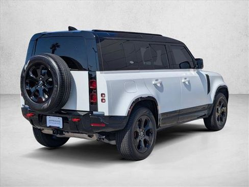 Certified 2024 Land Rover Defender 110 X-Dynamic SE AWD/4WD image 5