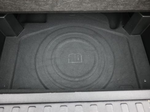 Used 2018 GMC Terrain SLE w/ Driver Convenience Package FWD image 16