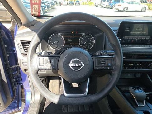 Used 2023 Nissan Rogue SV image 16