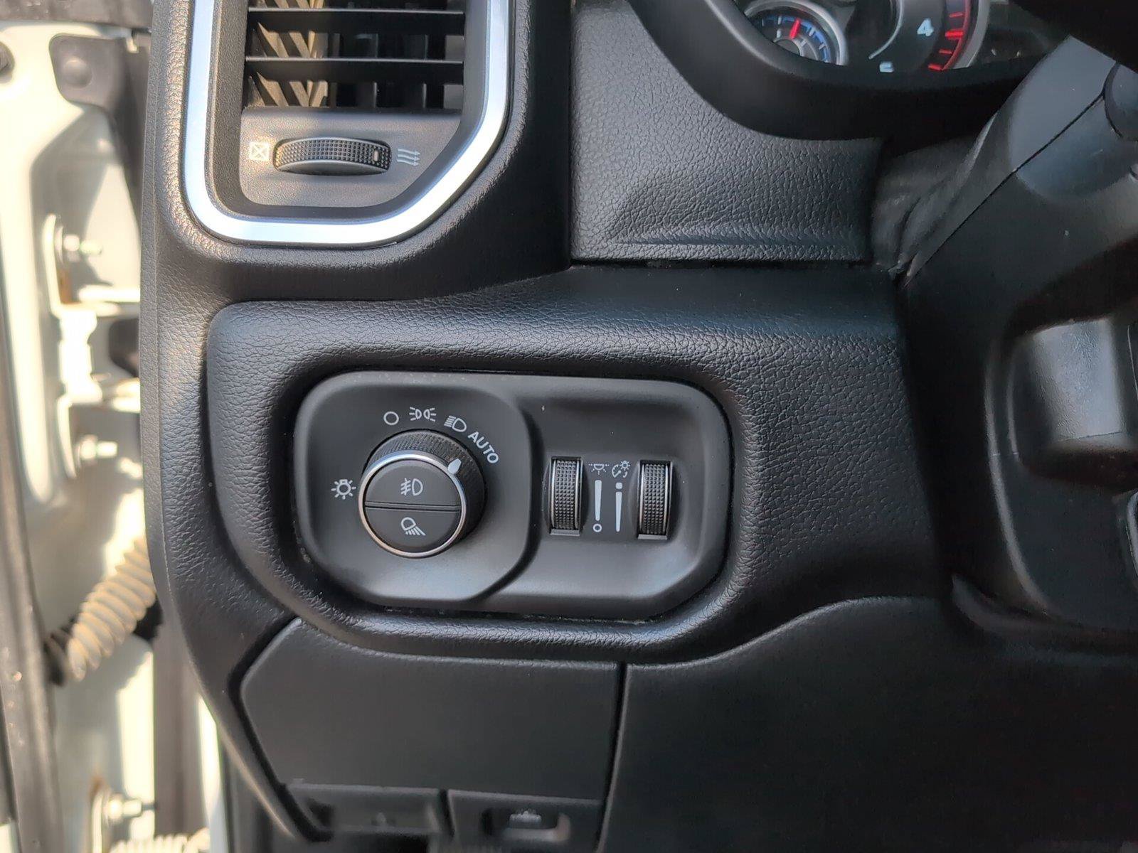 Used 2024 RAM 2500 Laramie AWD/4WD image 29