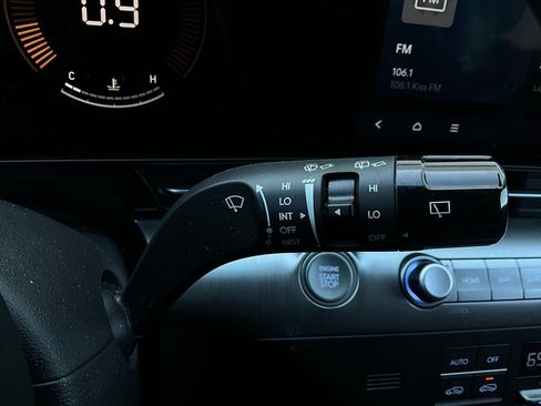 Used 2025 Hyundai Kona SEL image 38