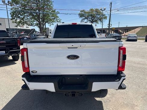 Used 2025 Ford F250 Lariat w/ Black Appearance Package image 10