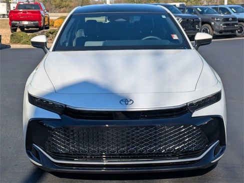 Certified 2025 Toyota Crown Limited image 9