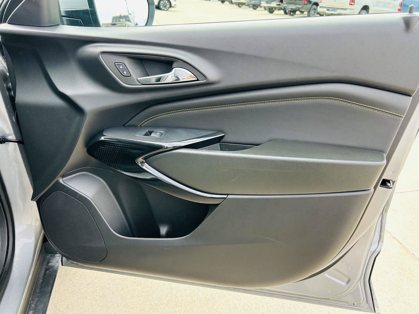 Used 2026 Chevrolet Trax LT FWD image 27
