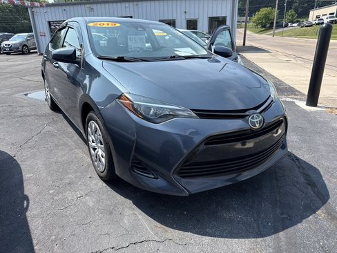 Used 2019 Toyota Corolla LE FWD image 1