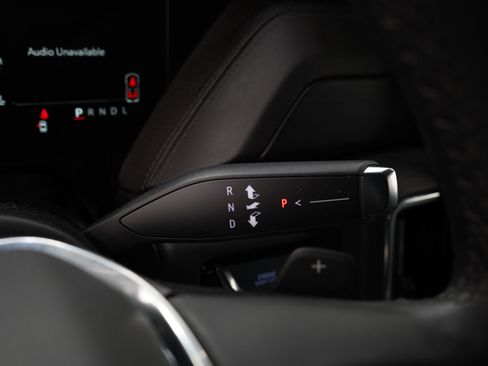 Used 2025 GMC Yukon Denali AWD/4WD image 34