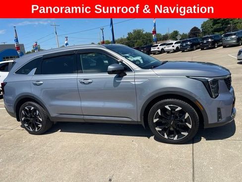 Used 2025 Kia Sorento EX w/ Panoramic Sunroof Package FWD image 1