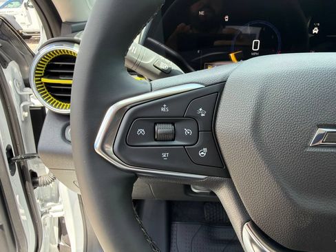 New 2026 Chevrolet Trax ACTIV w/ Sunroof Package FWD image 20