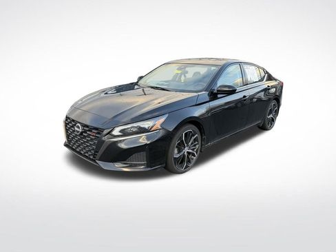 Used 2023 Nissan Altima 2.5 SR w/ SR Premium Package image 6