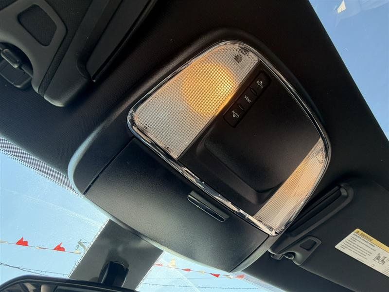 Used 2019 Dodge Charger SXT RWD image 33