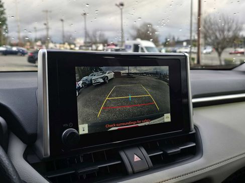 Certified 2025 Toyota RAV4 XLE image 30