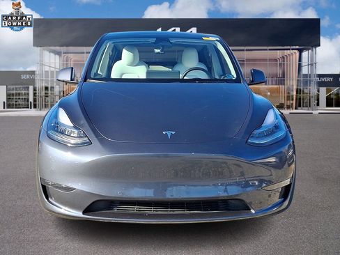 Used 2022 Tesla Model Y Long Range image 2