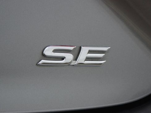 Used 2025 Toyota Camry SE image 18