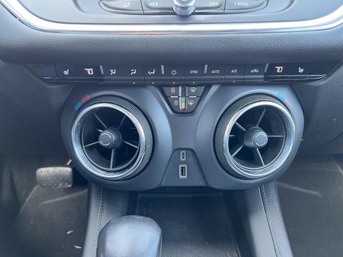 Used 2020 Chevrolet Blazer LT FWD image 19