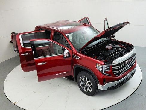 New 2026 GMC Sierra 1500 SLT w/ SLT Premium Package image 15