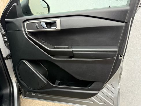 Used 2022 Ford Explorer AWD image 38