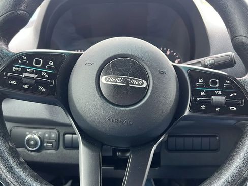 Used 2020 Freightliner Sprinter 2500 image 24