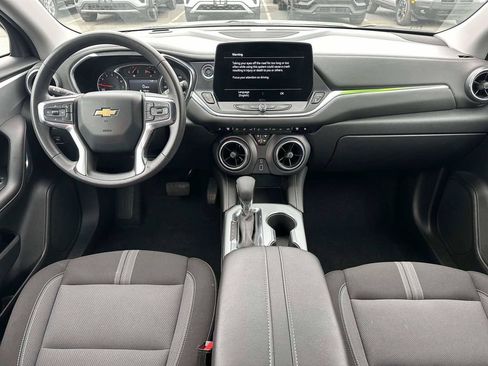 Used 2025 Chevrolet Blazer LT AWD/4WD image 13