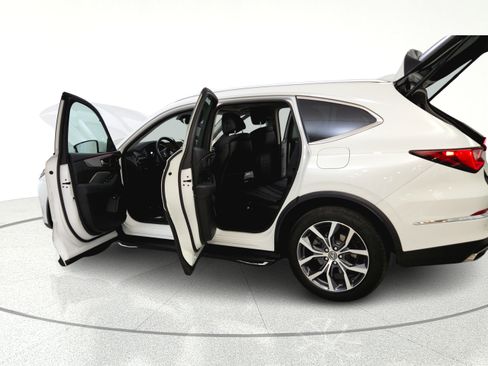 Used 2023 Acura MDX SH-AWD w/ Technology Package image 12
