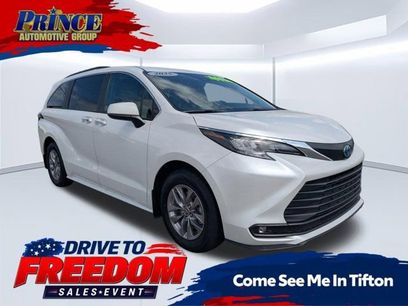 Used 2025 Toyota Sienna XLE w/ XLE Plus Package